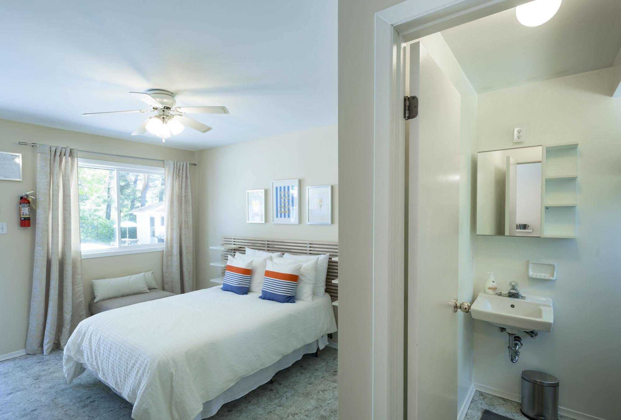 ווסאגה ביץ' Hollywood Cottages מראה חיצוני תמונה