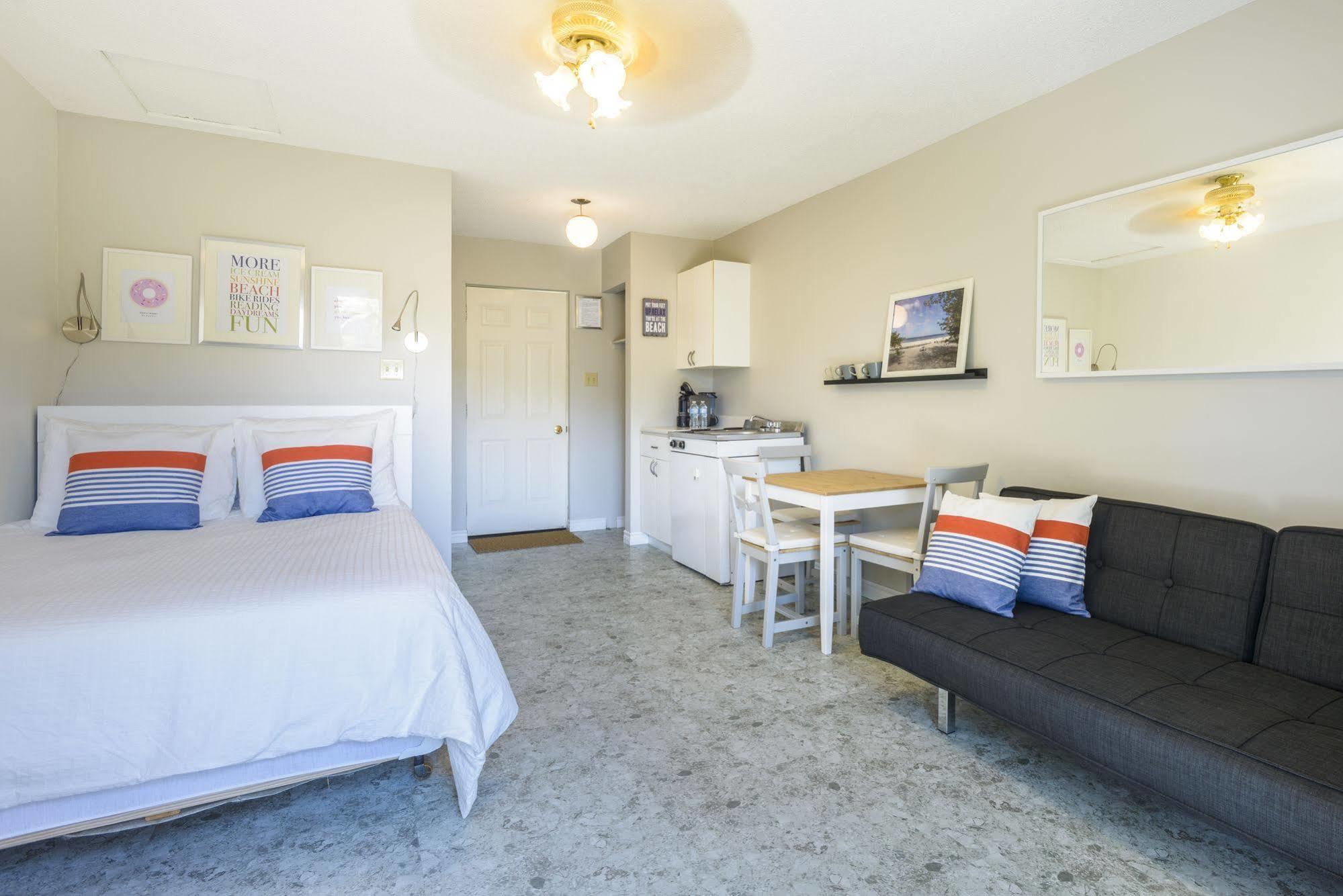 ווסאגה ביץ' Hollywood Cottages מראה חיצוני תמונה